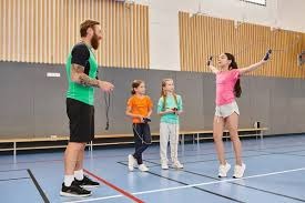 WCBA-东莞女篮逆转上海 豪取开赛13连胜 卡特34分难救主＂